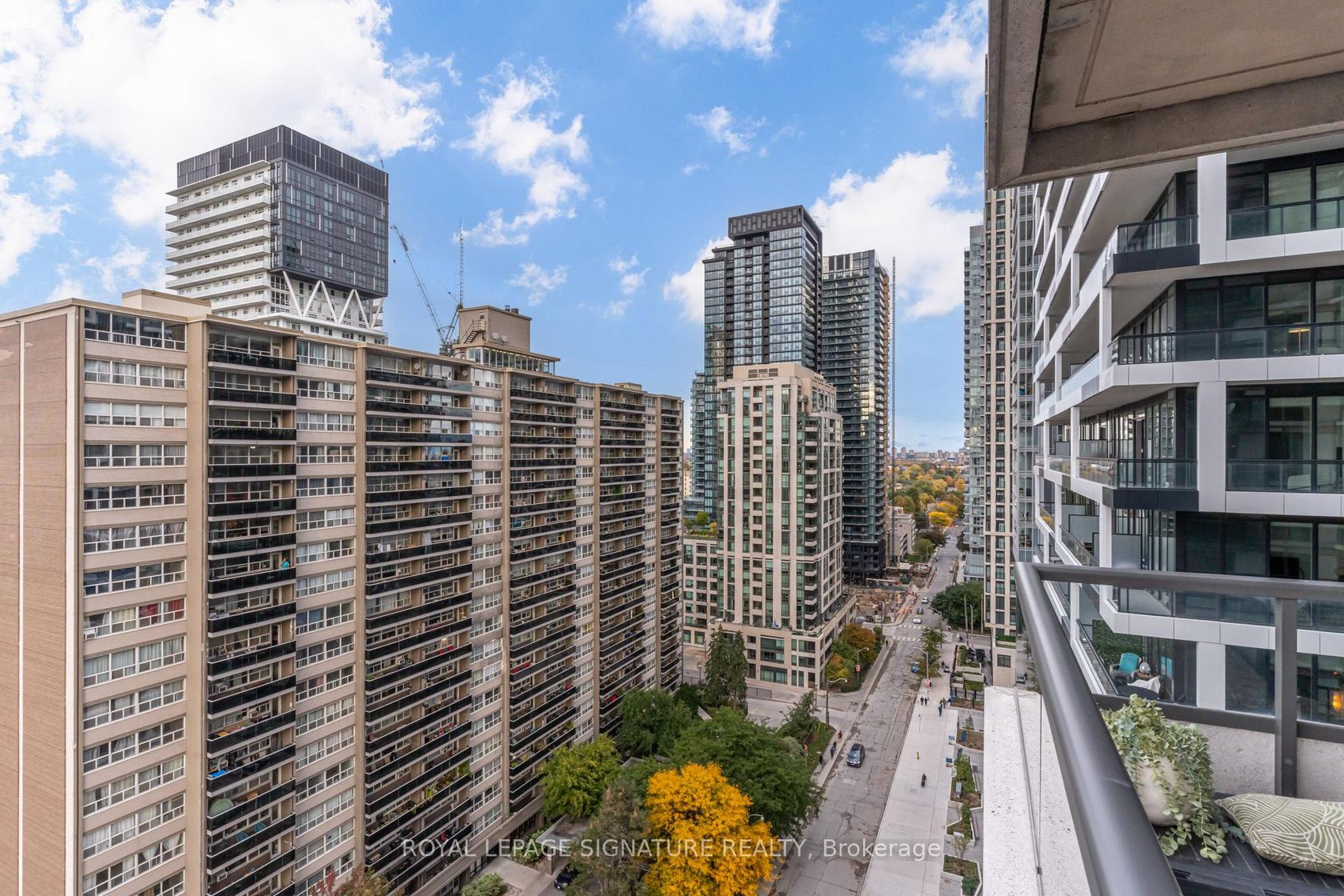 Photo 38 at 1303 - 25 Broadway Avenue, Mount Pleasant West, Toronto Photo 38 at 1303 - 25 Broadway Avenue, Mount Pleasant West, Toronto