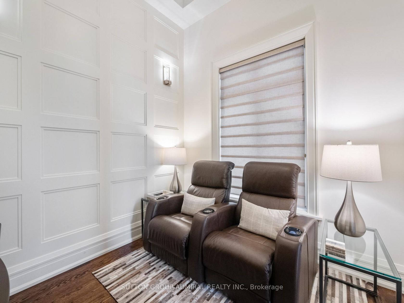 Photo 5 at 237 Joicey Boulevard, Nortown, Toronto Photo 5 at 237 Joicey Boulevard, Nortown, Toronto