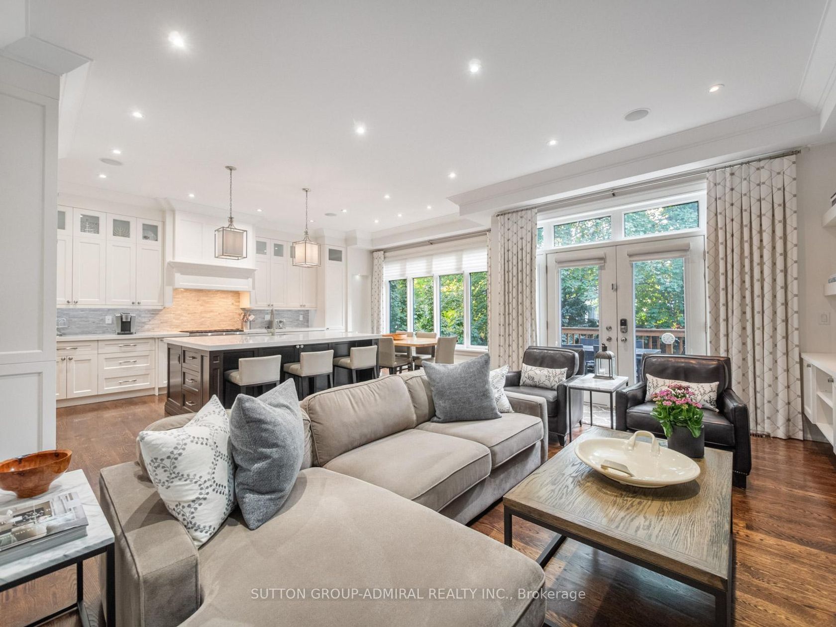 Photo 13 at 237 Joicey Boulevard, Nortown, Toronto Photo 13 at 237 Joicey Boulevard, Nortown, Toronto