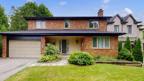 Photo 1 at 9 Carluke Crescent, Windfields, Toronto