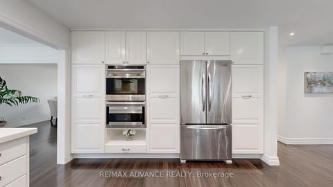 Photo 8 at 9 Carluke Crescent, Windfields, Toronto