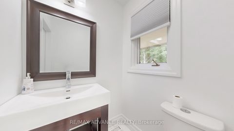 Photo 12 at 9 Carluke Crescent, Windfields, Toronto