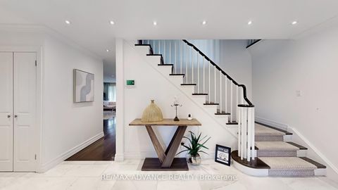 Photo 14 at 9 Carluke Crescent, Windfields, Toronto