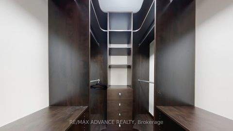 Photo 18 at 9 Carluke Crescent, Windfields, Toronto