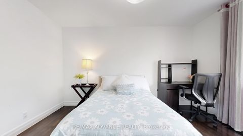 Photo 24 at 9 Carluke Crescent, Windfields, Toronto