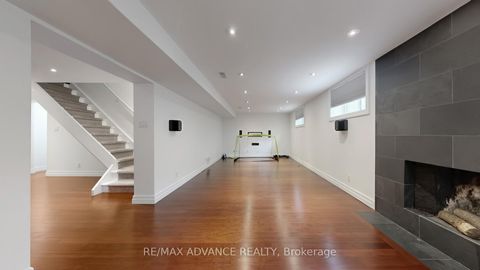 Photo 31 at 9 Carluke Crescent, Windfields, Toronto