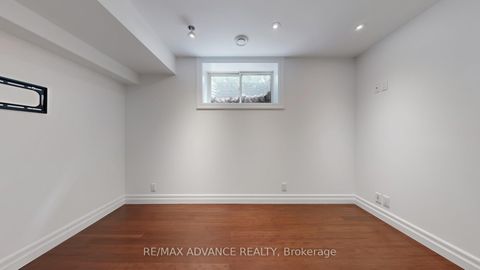 Photo 33 at 9 Carluke Crescent, Windfields, Toronto