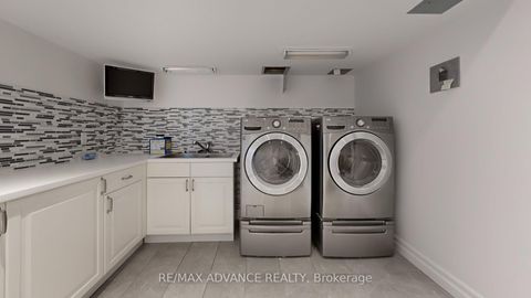 Photo 35 at 9 Carluke Crescent, Windfields, Toronto