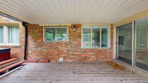 Photo 37 at 9 Carluke Crescent, Windfields, Toronto