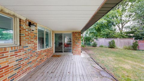 Photo 38 at 9 Carluke Crescent, Windfields, Toronto