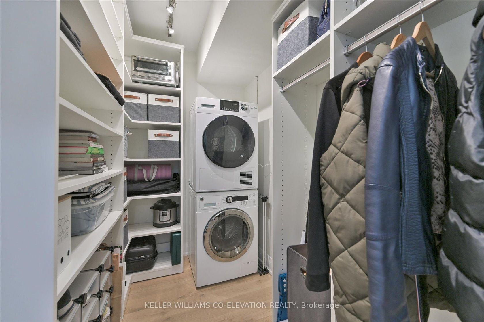 Photo 17 at 1612 - 914 Yonge Street, Annex, Toronto Photo 17 at 1612 - 914 Yonge Street, Annex, Toronto