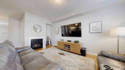 Photo 6 at 6 Andreeta Drive, Kleinburg, Vaughan Photo 6 at 6 Andreeta Drive, Kleinburg, Vaughan