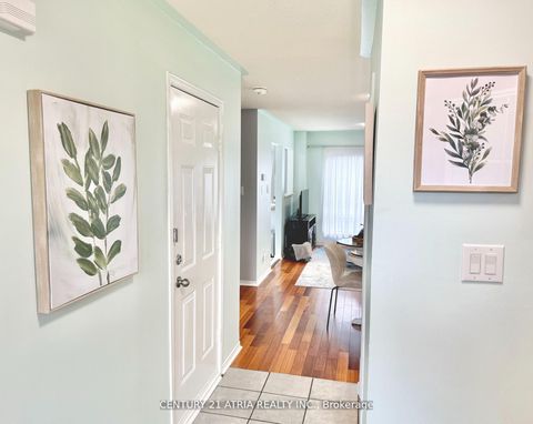 Photo 3 at 12 Lyfytt Crescent, West Bayfield, Barrie