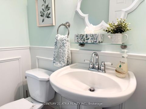 Photo 8 at 12 Lyfytt Crescent, West Bayfield, Barrie