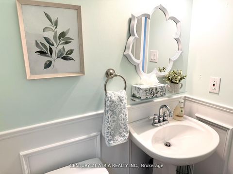 Photo 9 at 12 Lyfytt Crescent, West Bayfield, Barrie