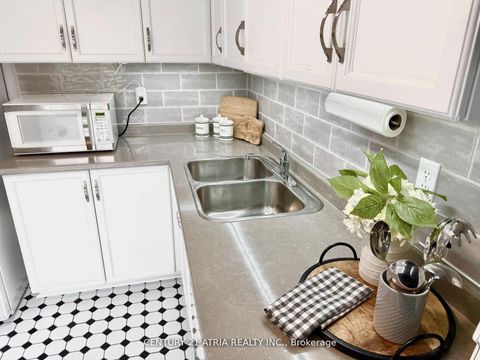 Photo 11 at 12 Lyfytt Crescent, West Bayfield, Barrie