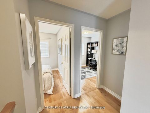 Photo 12 at 12 Lyfytt Crescent, West Bayfield, Barrie