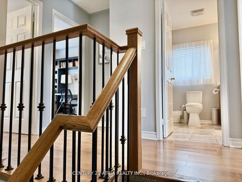 Photo 13 at 12 Lyfytt Crescent, West Bayfield, Barrie