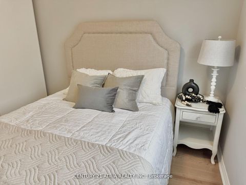 Photo 17 at 12 Lyfytt Crescent, West Bayfield, Barrie