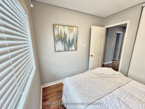 Photo 18 at 12 Lyfytt Crescent, West Bayfield, Barrie