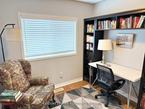 Photo 19 at 12 Lyfytt Crescent, West Bayfield, Barrie