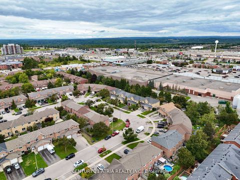 Photo 32 at 12 Lyfytt Crescent, West Bayfield, Barrie