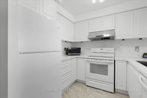 Photo 7 at 1207 - 2269 Lakeshore Boulevard W, Mimico, Toronto