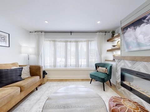 Photo 1 at 30 Carondale Crescent, L'Amoreaux, Toronto Photo 1 at 30 Carondale Crescent, L'Amoreaux, Toronto