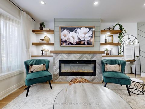 Photo 3 at 30 Carondale Crescent, L'Amoreaux, Toronto