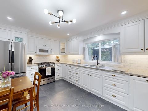 Photo 10 at 30 Carondale Crescent, L'Amoreaux, Toronto Photo 10 at 30 Carondale Crescent, L'Amoreaux, Toronto