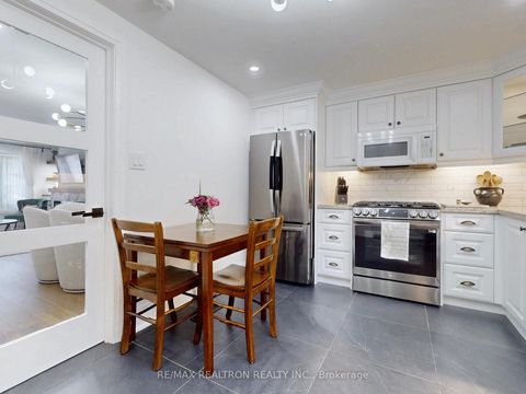 Photo 12 at 30 Carondale Crescent, L'Amoreaux, Toronto Photo 12 at 30 Carondale Crescent, L'Amoreaux, Toronto