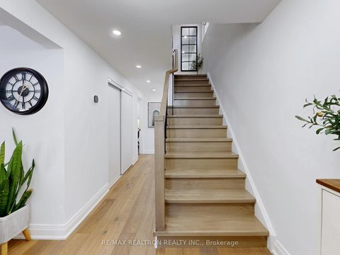 Photo 17 at 30 Carondale Crescent, L'Amoreaux, Toronto