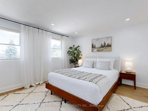 Photo 18 at 30 Carondale Crescent, L'Amoreaux, Toronto Photo 18 at 30 Carondale Crescent, L'Amoreaux, Toronto