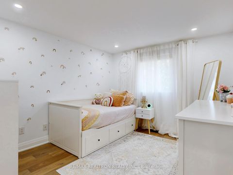 Photo 21 at 30 Carondale Crescent, L'Amoreaux, Toronto Photo 21 at 30 Carondale Crescent, L'Amoreaux, Toronto