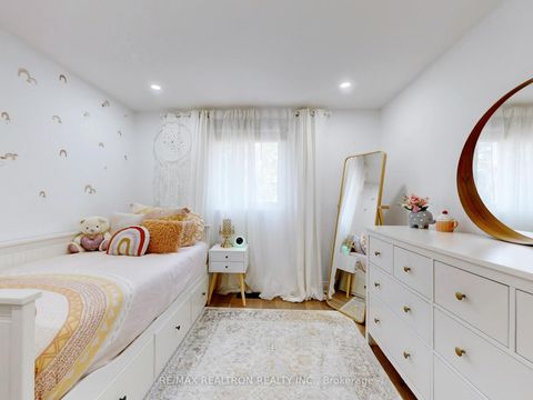 Photo 22 at 30 Carondale Crescent, L'Amoreaux, Toronto Photo 22 at 30 Carondale Crescent, L'Amoreaux, Toronto