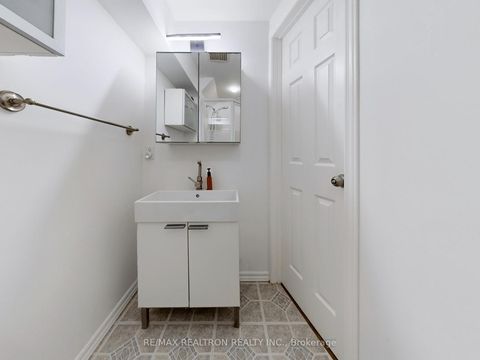 Photo 35 at 30 Carondale Crescent, L'Amoreaux, Toronto