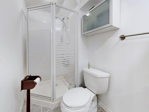 Photo 36 at 30 Carondale Crescent, L'Amoreaux, Toronto