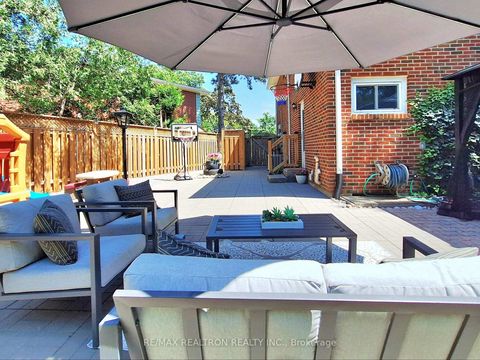 Photo 38 at 30 Carondale Crescent, L'Amoreaux, Toronto