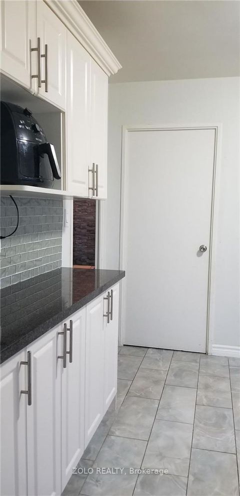 Photo 13 at 906 - 15 Vicora Linkway Way, Flemingdon Park, Toronto