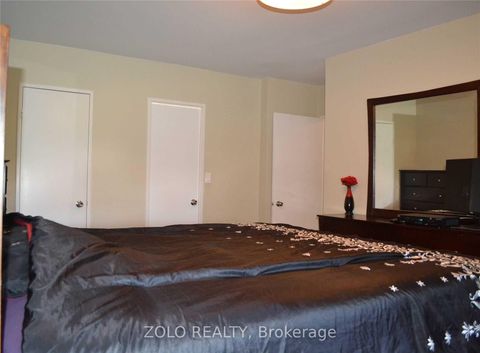 Photo 16 at 906 - 15 Vicora Linkway Way, Flemingdon Park, Toronto