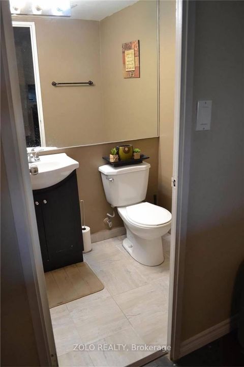 Photo 18 at 906 - 15 Vicora Linkway Way, Flemingdon Park, Toronto