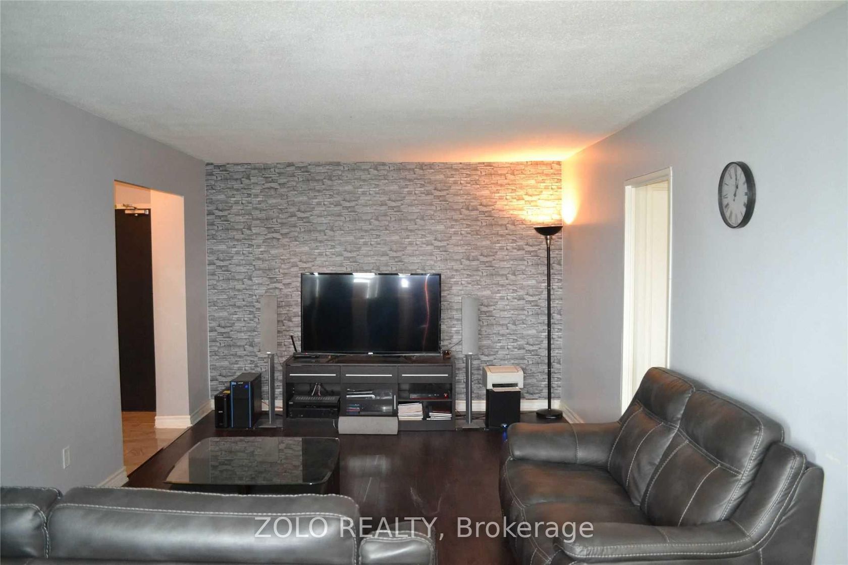 Photo 5 at 906 - 15 Vicora Linkway Way, Flemingdon Park, Toronto Photo 5 at 906 - 15 Vicora Linkway Way, Flemingdon Park, Toronto