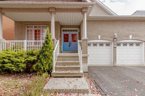 Photo 2 at 150 Saint Nicholas Crescent, Vellore Village, Vaughan