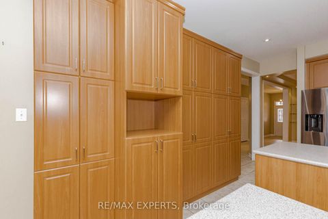 Photo 10 at 150 Saint Nicholas Crescent, Vellore Village, Vaughan