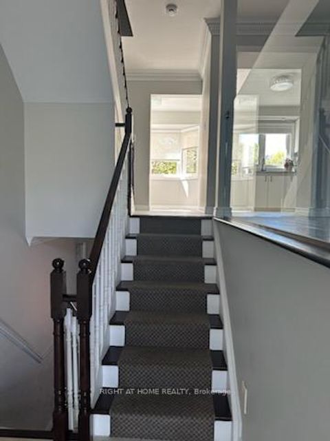 Photo 8 at 17 - 37 Old Firehall Lane, West Woodbridge, Vaughan