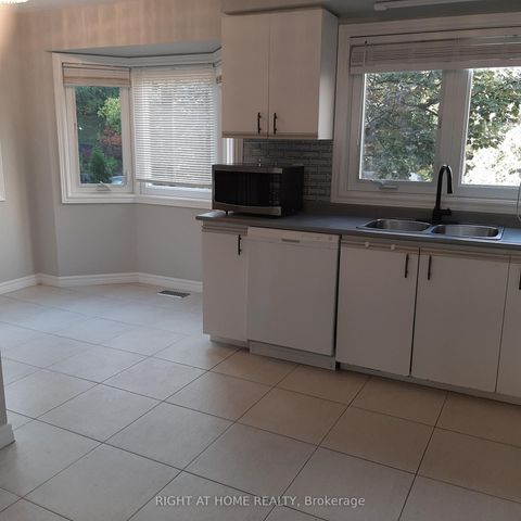 Photo 12 at 17 - 37 Old Firehall Lane, West Woodbridge, Vaughan