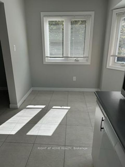 Photo 14 at 17 - 37 Old Firehall Lane, West Woodbridge, Vaughan