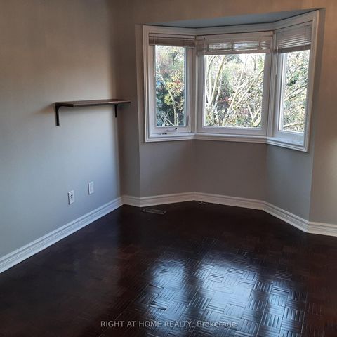 Photo 18 at 17 - 37 Old Firehall Lane, West Woodbridge, Vaughan