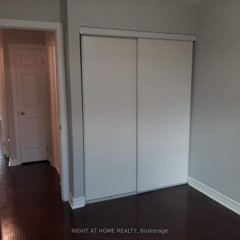 Photo 21 at 17 - 37 Old Firehall Lane, West Woodbridge, Vaughan