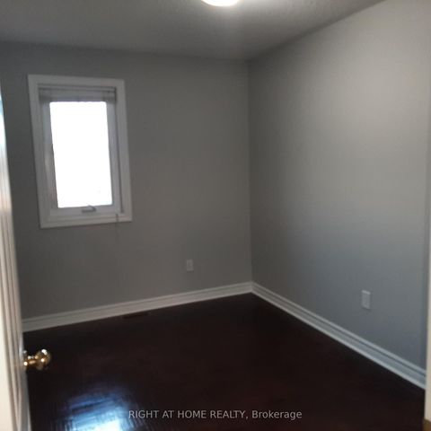 Photo 22 at 17 - 37 Old Firehall Lane, West Woodbridge, Vaughan